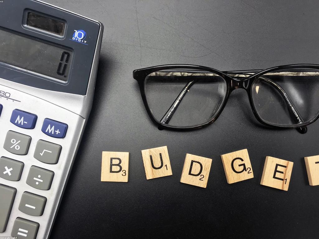 កំណត់ប្រាក់និងការធ្វើផែនការហិរញ្ញវត្ថុសម្រាប់ការលូតលាស់ផ្ទាល់ខ្លួន